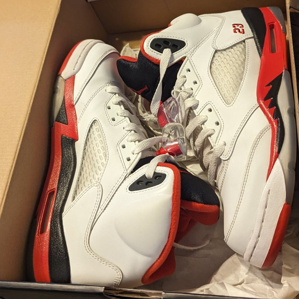 Jordan retro 5 " Fire Reds"